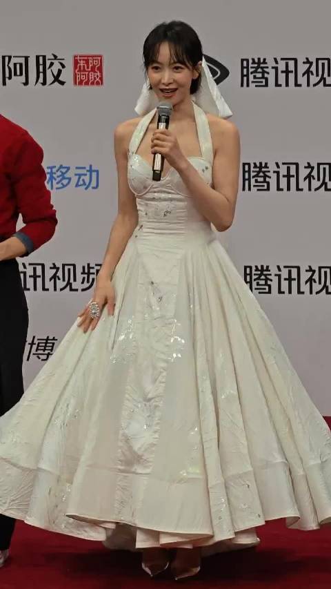 宋茜转圈展示造型 太好看了吧！完全是仙女来的！