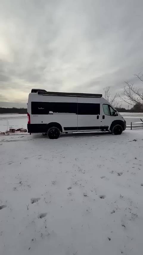 奔驰凌特B型房车亮相，可拆卸大床设计引关注