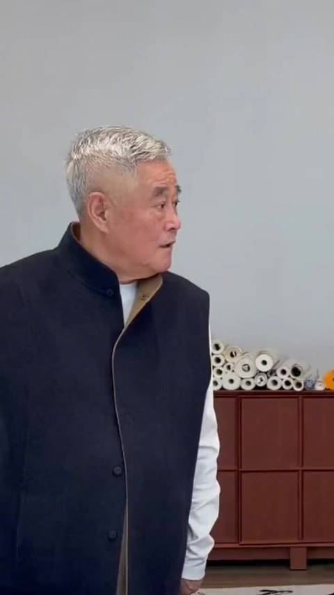 赵本山宋小宝又演上小品了，赵本山给宋小宝题字山中有宝