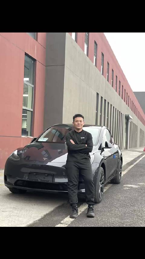 山东特斯拉车主乡间爆胎获暖心救援，致信马斯克表感谢