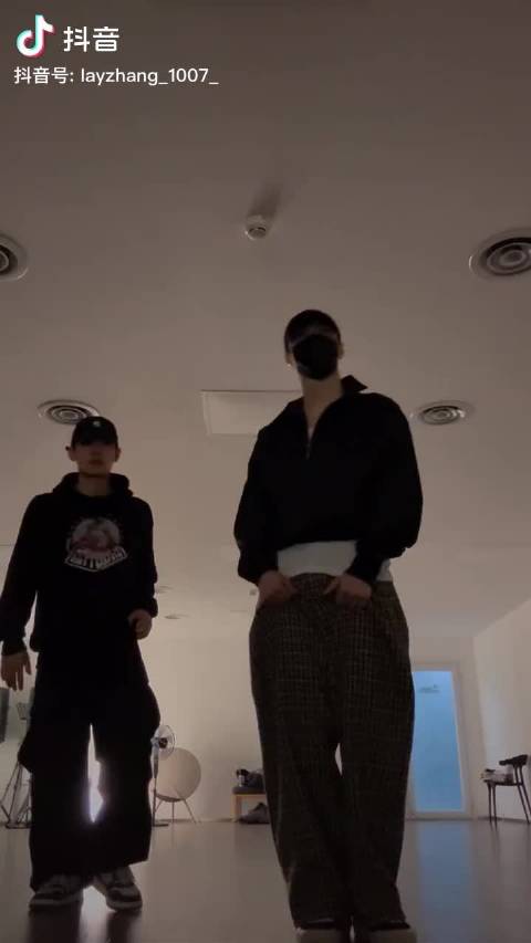 张艺兴说冬至快乐，快乐