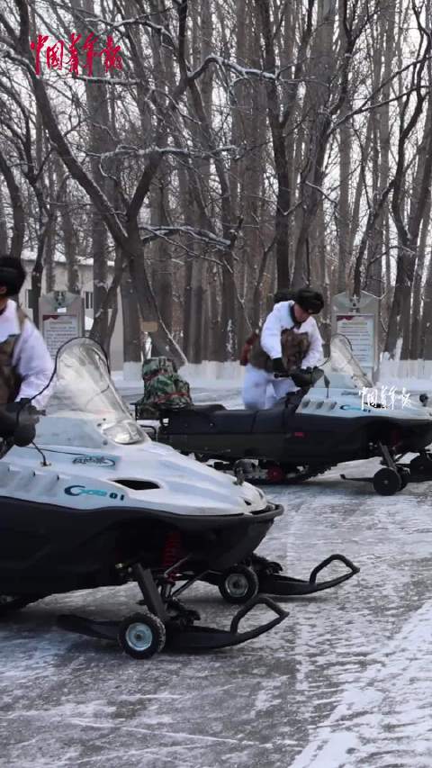 骑上心爱的小摩托，跟着边防官兵巡逻！中国青年报