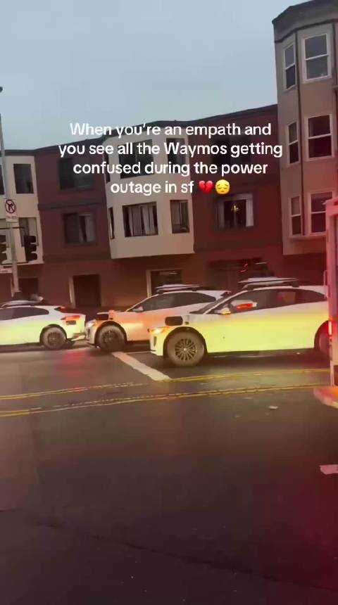 三藩大面积停电，自动驾驶出租车都停摆了