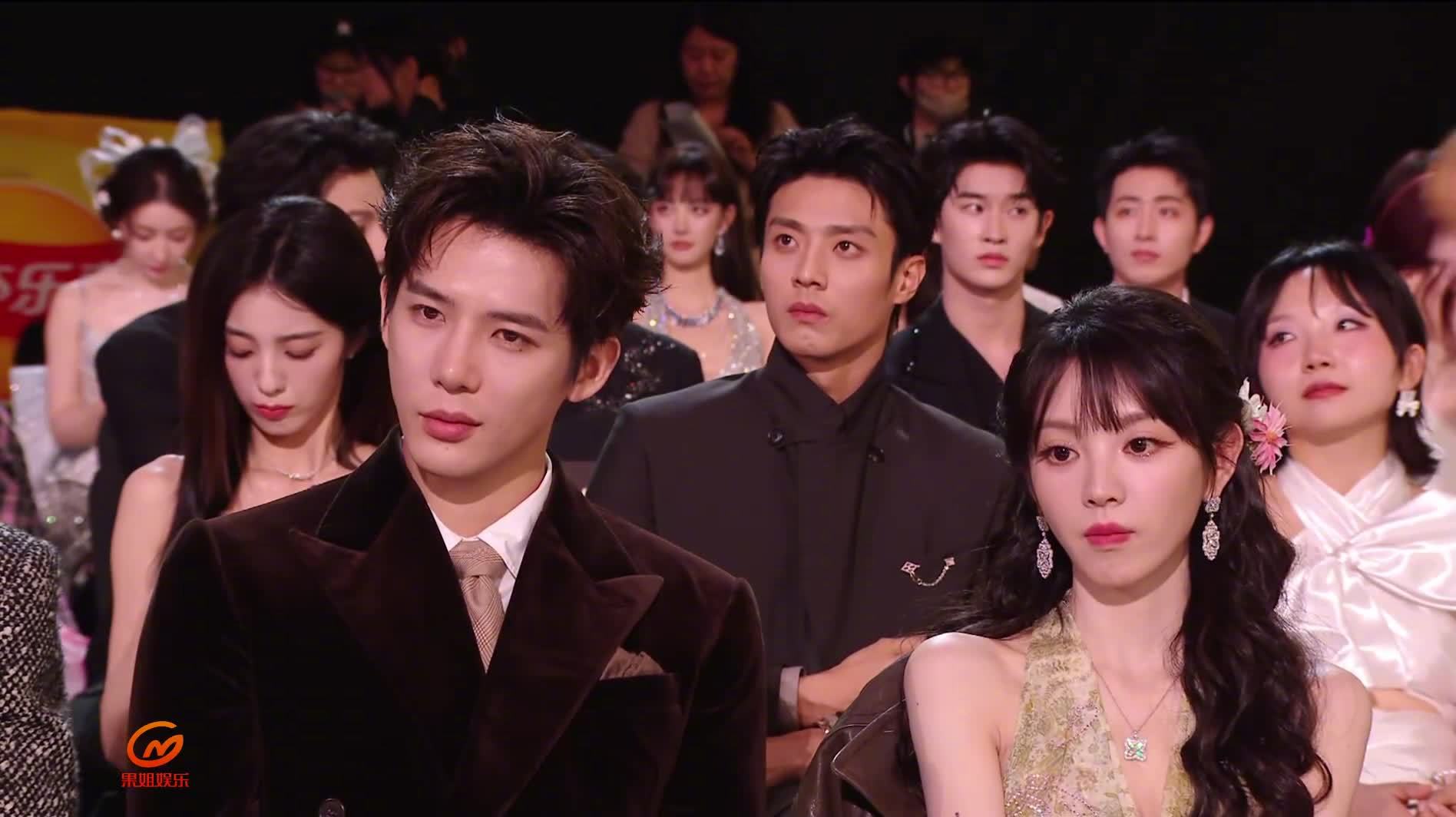 王安宇田曦薇星光大赏内场 同框怼脸镜头！ 男帅女美！超级养眼!