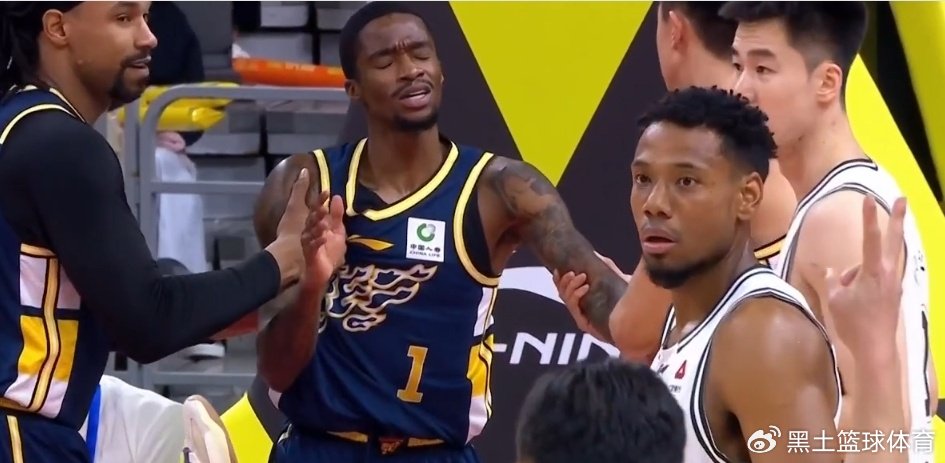 当争冠热门遭遇开赛阵痛，杜锋与丁伟的球队如何走出首轮困境？