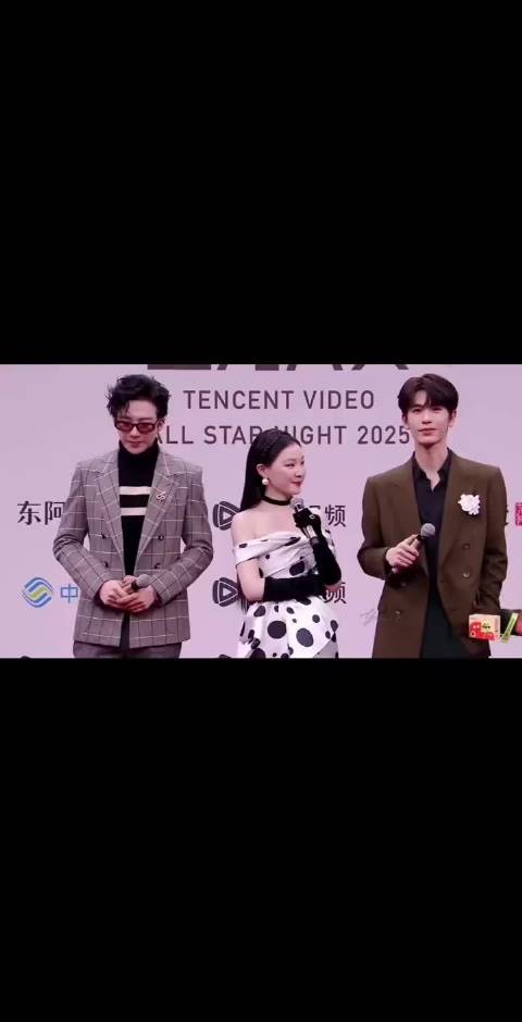 刘宇宁称明年周柯宇最红，提及缺席星光大赏仍关注李雾