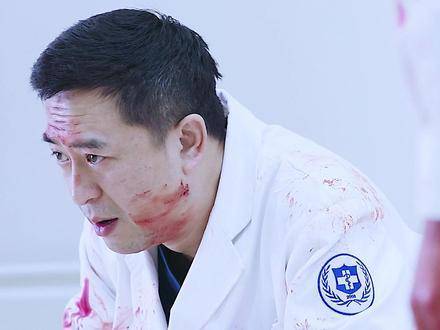 年轻的女医师在主管面前自残割喉，命丧当场！ +4