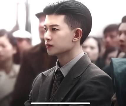 任嘉伦新剧角色演绎获赞，展现澳门孤岛时期爱国志士