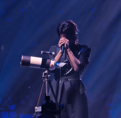 演唱会上，言承旭一个动作让网友破防：道明寺想杉菜了