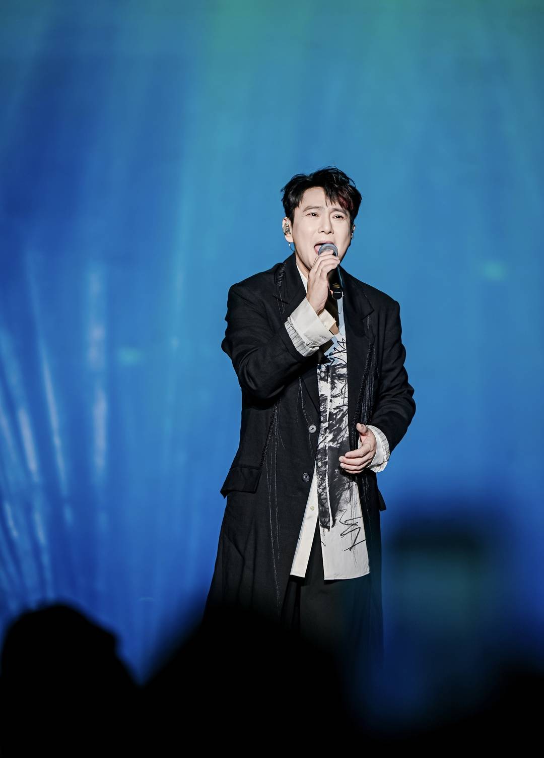 张信哲、许茹芸、光良等歌星齐聚盐都跨年演唱 经典名曲引发全场大合唱