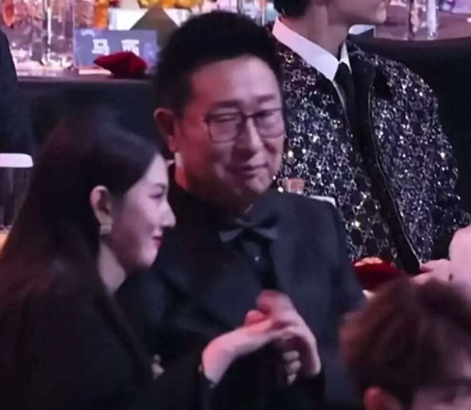 晚节不保？曝56岁林永健“摸宋祖儿手”，网友：难怪她能复出