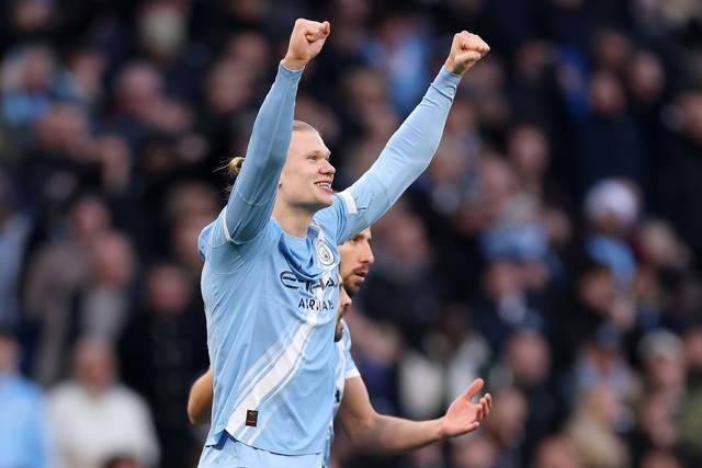 3-0！哈兰德独造3球，一战超越C罗，曼城豪取7连胜，英超榜首易主