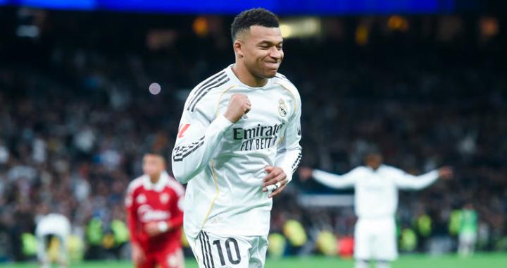 “新双骄”同日追平、超越C罗纪录