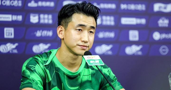 意外吗？国安目睹张源接近加盟上港，新鹏城搅局，大连球迷心寒了