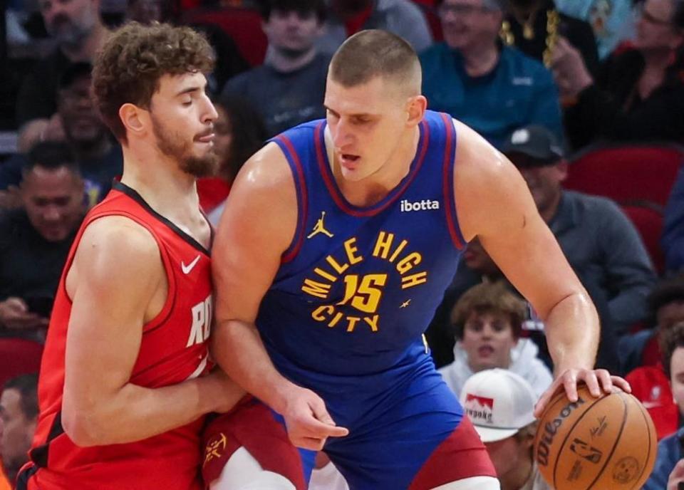 9投仅8分，火箭队双塔留力战国王？亚当斯1分12板，3中锋分工明确