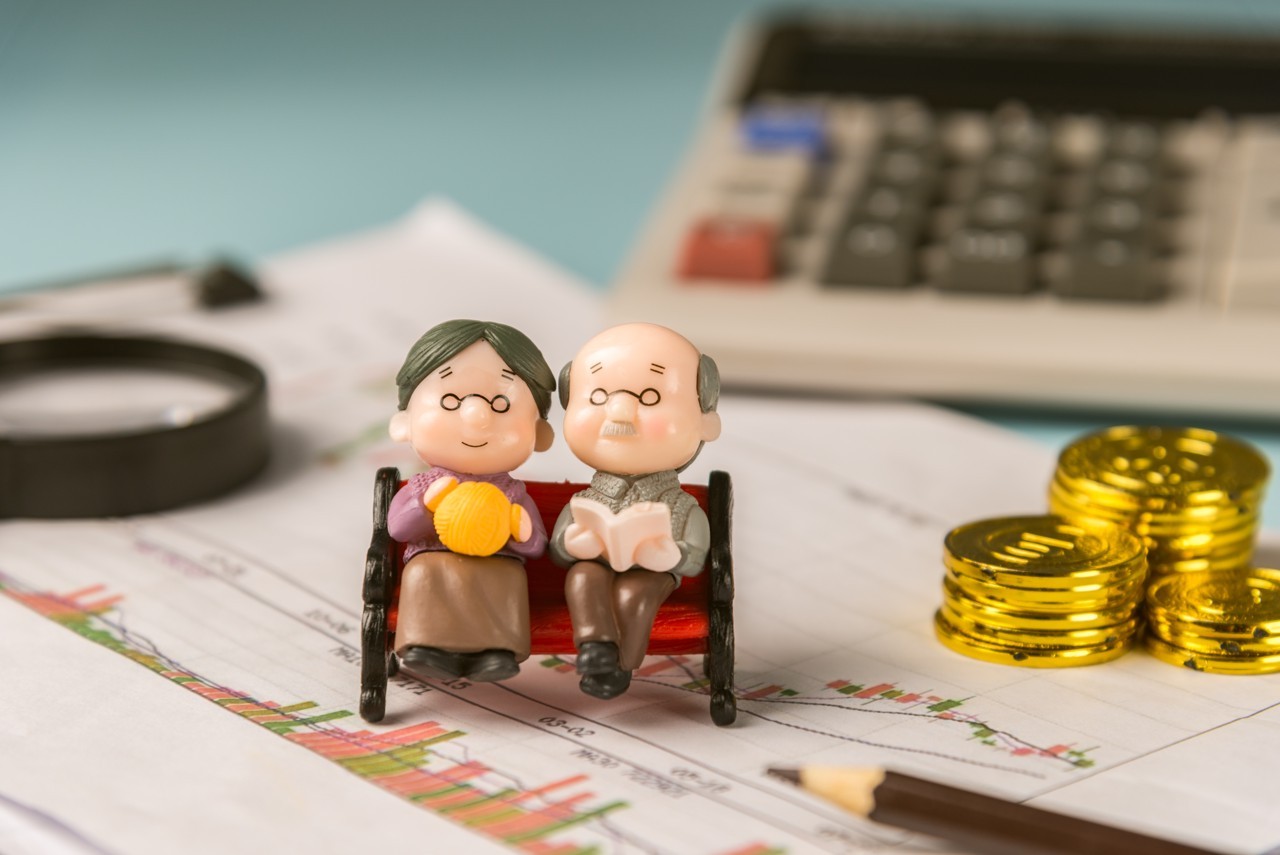 提高城乡居民基础养老金，力度可以更大些