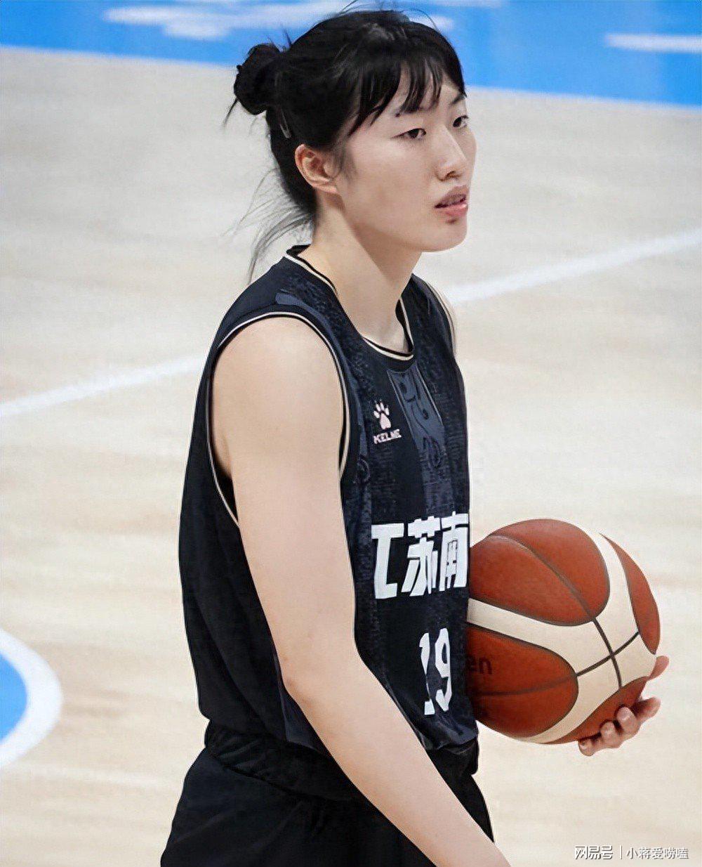 罗欣棫22+4+4成奇兵，江苏末节统治力克上海