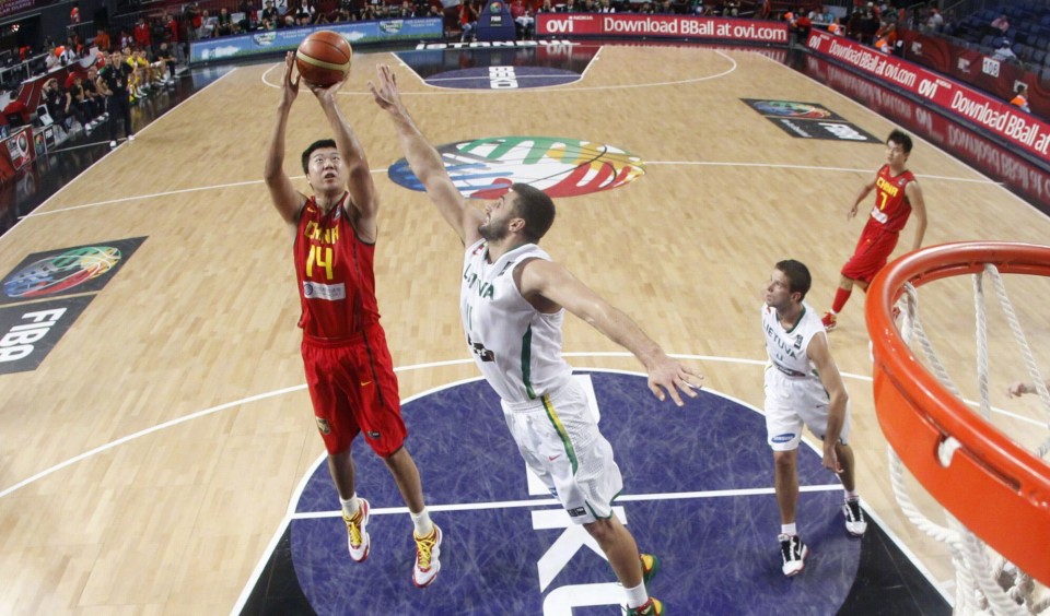 中国篮协贺王治郅入选FIBA名人堂：体现了一代中国篮球人的拼搏与坚守