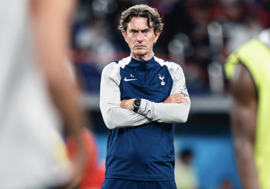 弗兰克：我不认为西蒙斯犯规是红牌，第二个失球也是重大误判