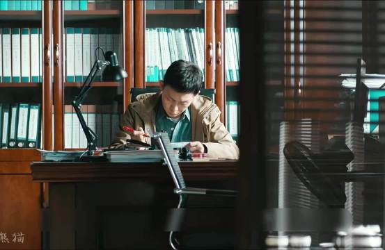 刑警队长意外收到莫名外卖，竟是大学生传递的绑匪讯息 悬疑 王俊凯张译