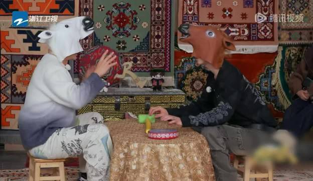 范丞丞游戏耍赖被当场抓包，李晨宋雨琦笑怼