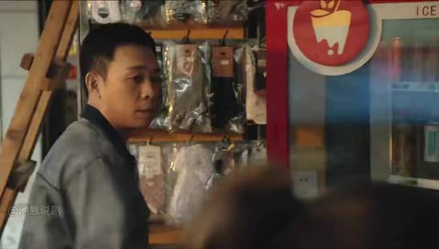 上一秒还穿着校服的女生转眼变成了性感少女 张译