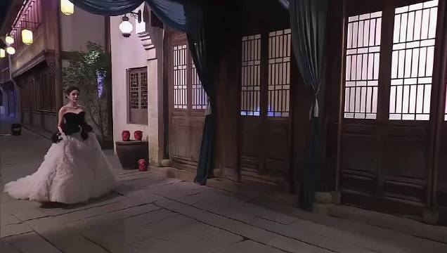 杨幂GQ盛典压轴出场