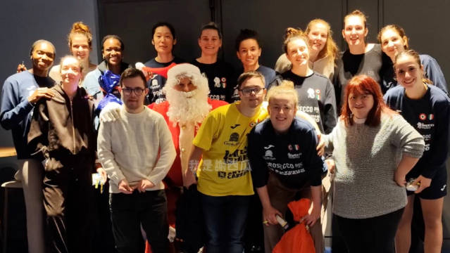 朱婷留洋第七季科内利亚诺合作伙伴送圣诞祝福