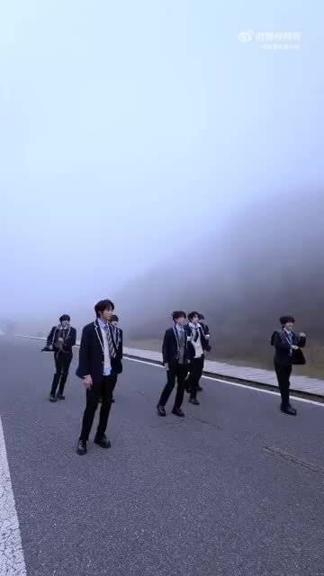 TF四代《适合不适合》群舞拍摄，陈奕恒等10人亮相