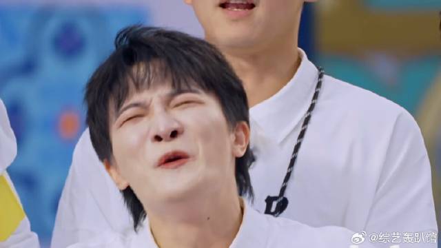 周深直接被指压板逼疯 疼的都失去理智，开始胡言乱语了！