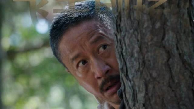 钱崇礼携石医生和小朋友秘密上山逃生