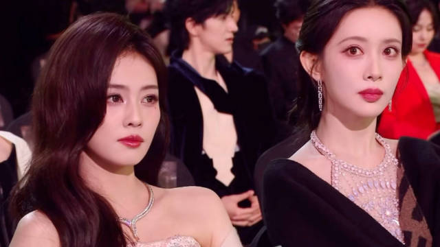 星光大赏众星同框，白鹿孟子义赵露思檀健次等亮相