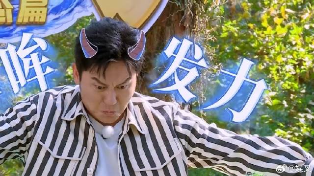 李晨真的太牛了 直接用膝盖夹起鸭子，腰腹力量太硬核了！