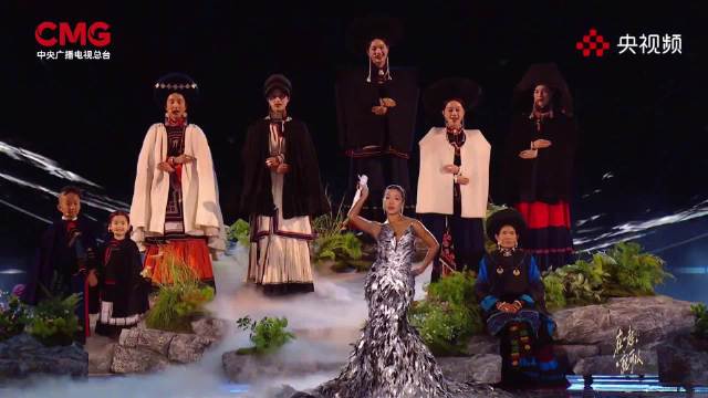 吉克隽逸民族风舞台