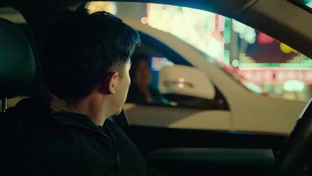 压垮人的最后一棵稻草也许很不起眼，突然的路怒突然的想摔东西