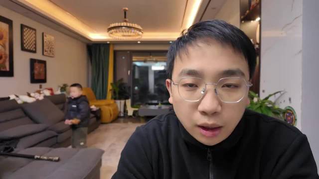 我都洗澡的时候挨打 脱光了在洗手间跑不了