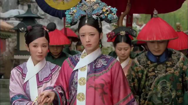 今年的枫叶不够红， 那就赐夏常在一丈红吧！ 甄嬛传｜华妃｜蒋欣