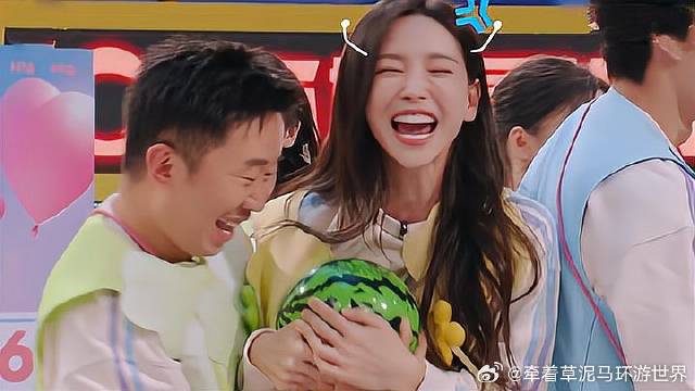 于文文太难了！好不容易抢到球又被杨迪挡住，气炸文文！