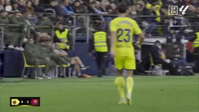 巴萨2-0客胜比利亚雷亚尔，亚马尔造红牌并破门