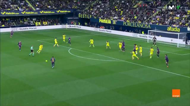 现场声音：拉菲尼亚的远射中柱，Duang～球迷惊叹