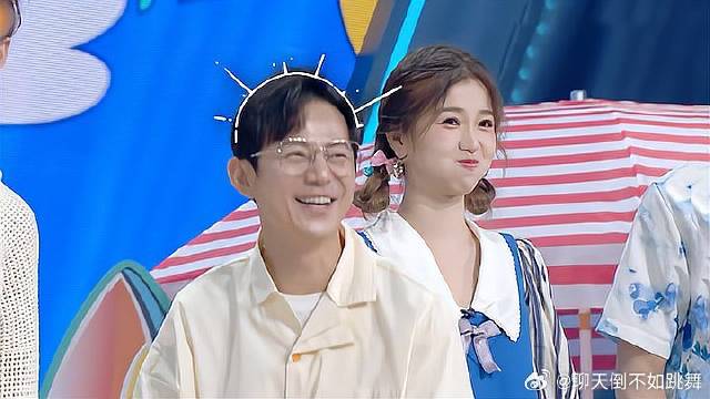 何炅说用慵懒喊口号，下秒檀健次的举动，何老师笑疯！