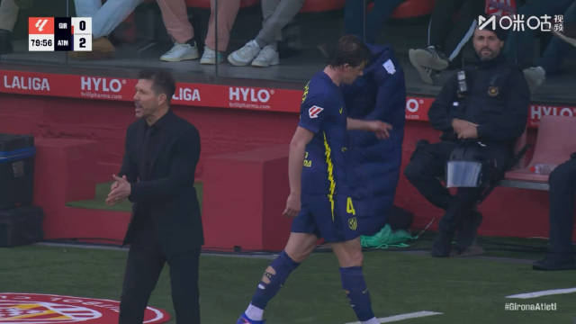 加拉格尔替补破门后怒摔大衣，赫罗纳2-0马竞