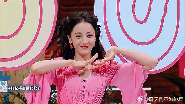 不愧是刻在DNA的舞蹈，迪丽热巴直接秒进状态，绝美！