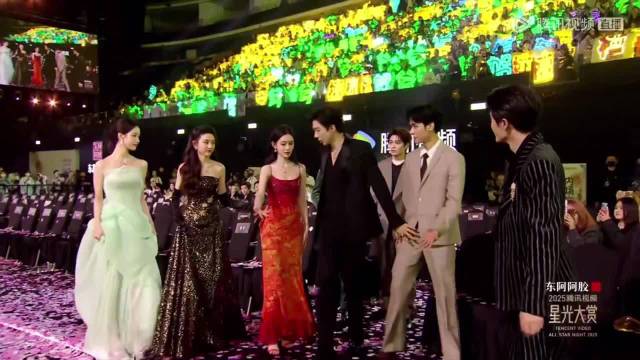 星光大赏VIP之星大合照曝光，龚俊刘宇宁等八位艺人亮相