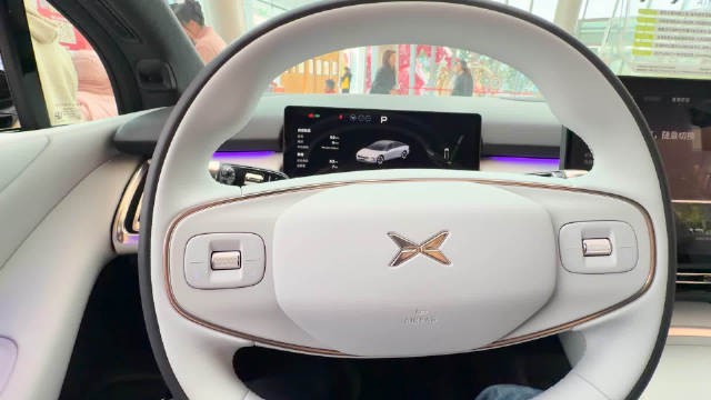 小鹏P7内饰好看，可是别人貌似也是这个样子