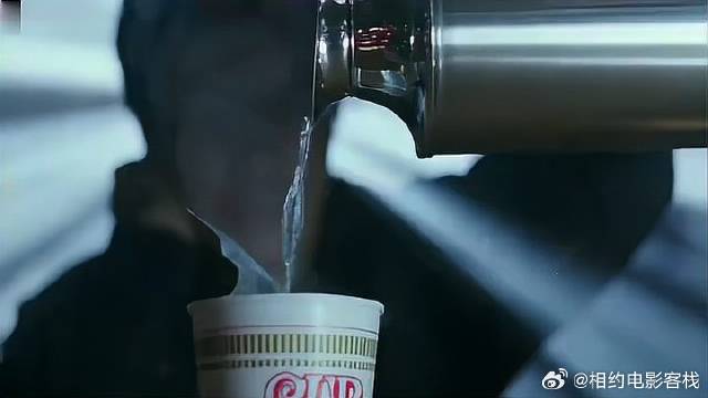 《逃学威龙》周星驰 要论最帅吃泡面，我就服这个男人！精彩了！