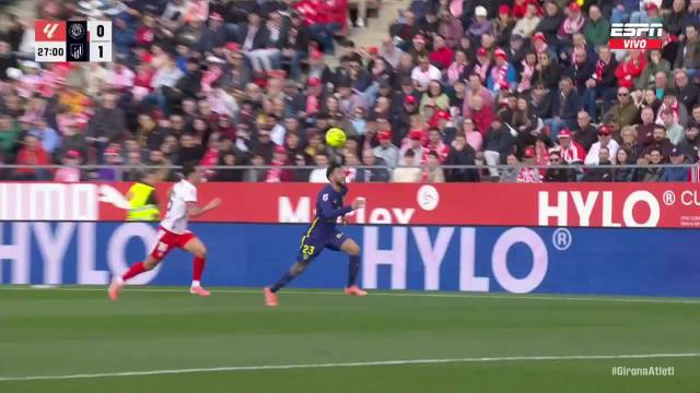 尼科·冈萨雷斯在比赛进行到第28分钟就因伤离场