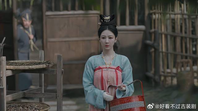 牡丹找到蒋长扬，看到他堕落成这样，不由得心疼起来