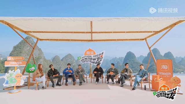 小胡跟王安宇俩把后面的四人都看傻眼了，太好笑了这游戏，绝了