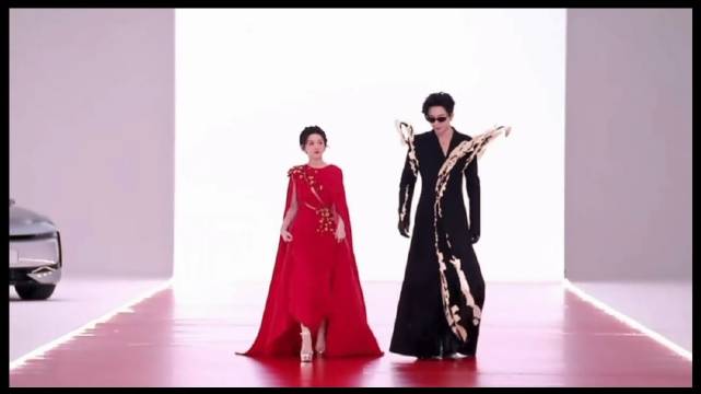 星光大赏魏劭刘宇宁同台，宋祖儿红裙惊艳